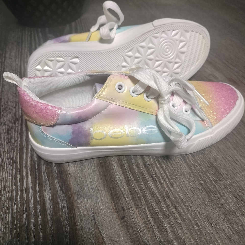NEW Girls size 3 Bebe Multicolor Athletic Shoe